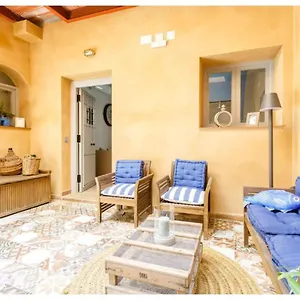 https://terraza-patio-cadiz-playa-caleta-beach-house.hotelsincadiz.net