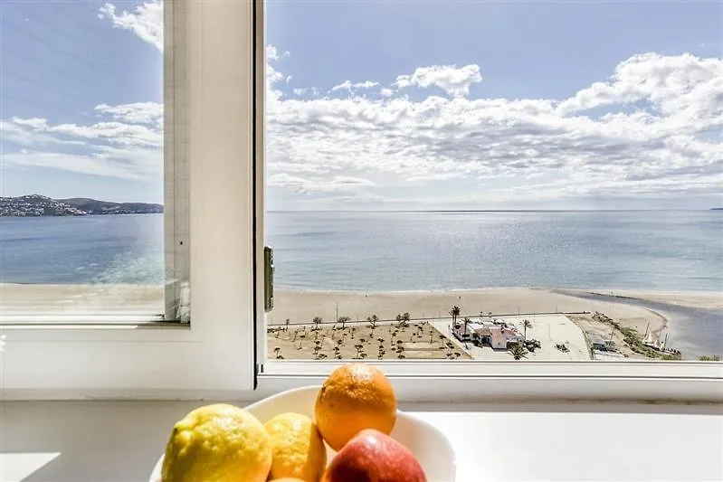 Atic Beach D-Luxe Ampuriabrava